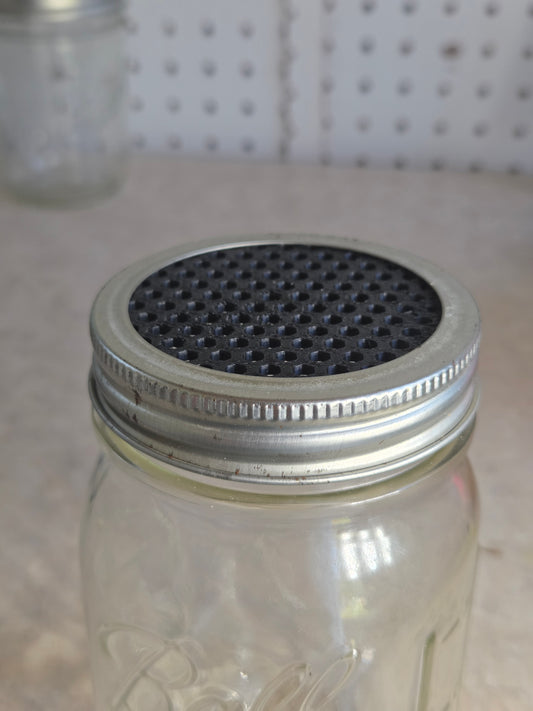 Dryer/ sprouting lid for mason jars